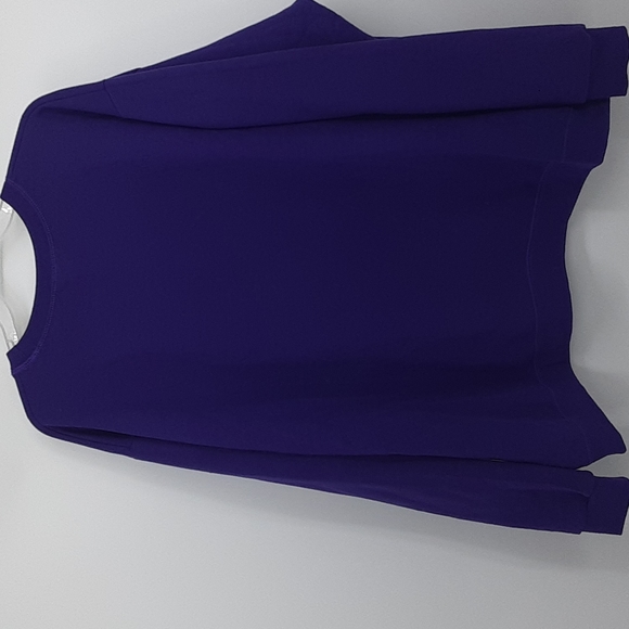 Gildan Sweatshirt - Picture 3 of 4